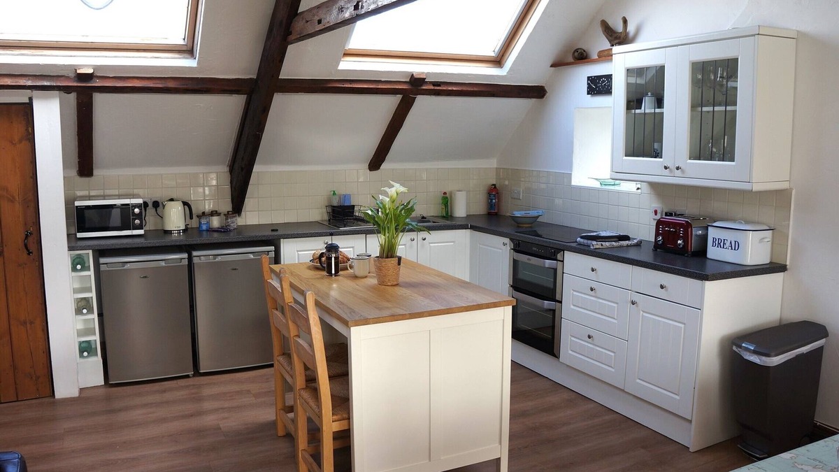 Teignmouth House | Stunning Beachside House close to fabulous pubs and restaurants.
