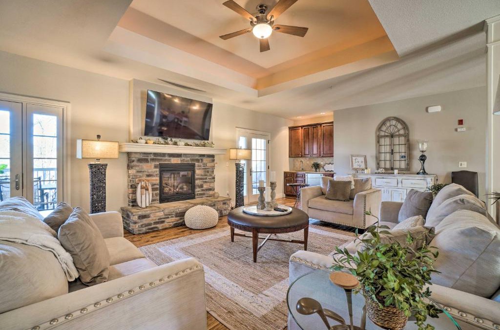 Branson Villa | Stunning Branson Villa with On-Site Golf Access