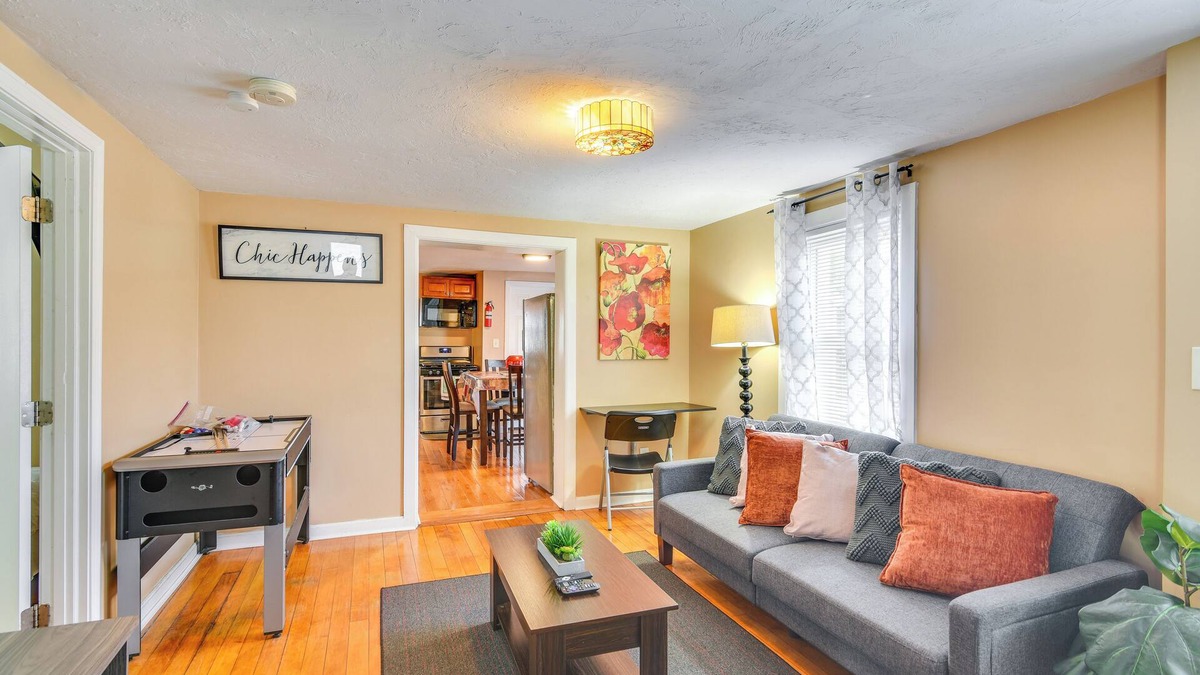 Brockton Apartment | Stunning Brockton Apt < 4 Mi to Westgate Mall!