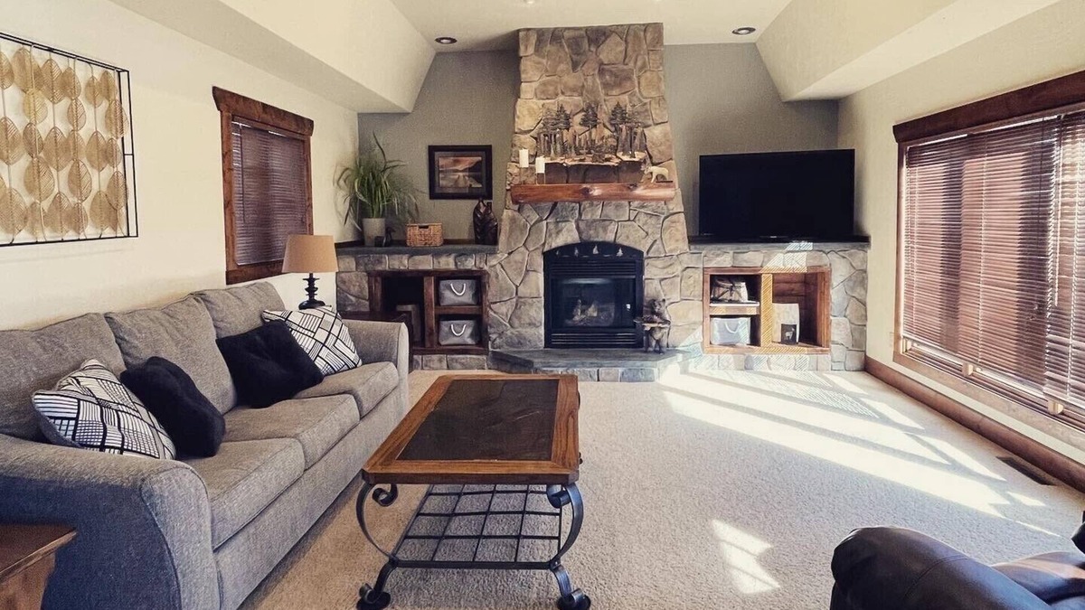 Deerwood House | Stunning Cabin on Crooked Lake, MN