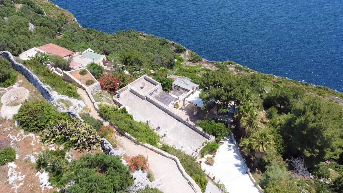 Gagliano del Capo Ski Chalet | Stunning cliff house with fantastic sea view (B)