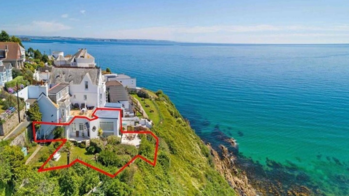 Mevagissey Apartment | Stunning clifftop 2 bedroom apartment