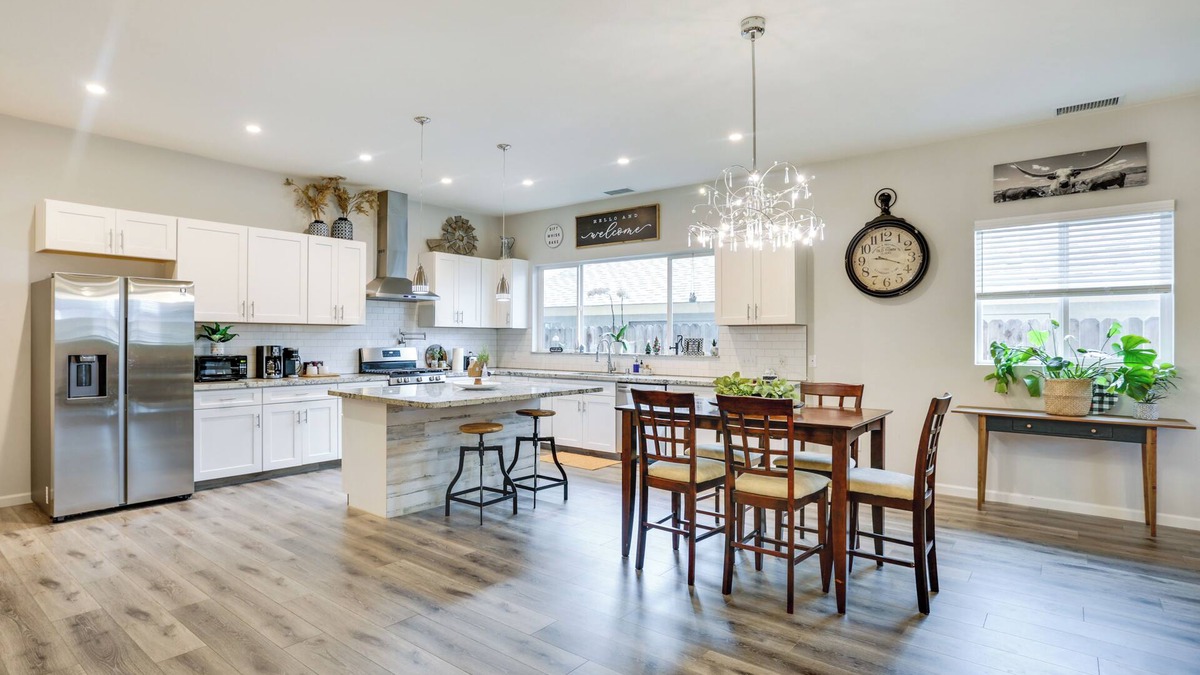 Clovis Cottage | Stunning Clovis Home ~ 1 Mile to Old Town!