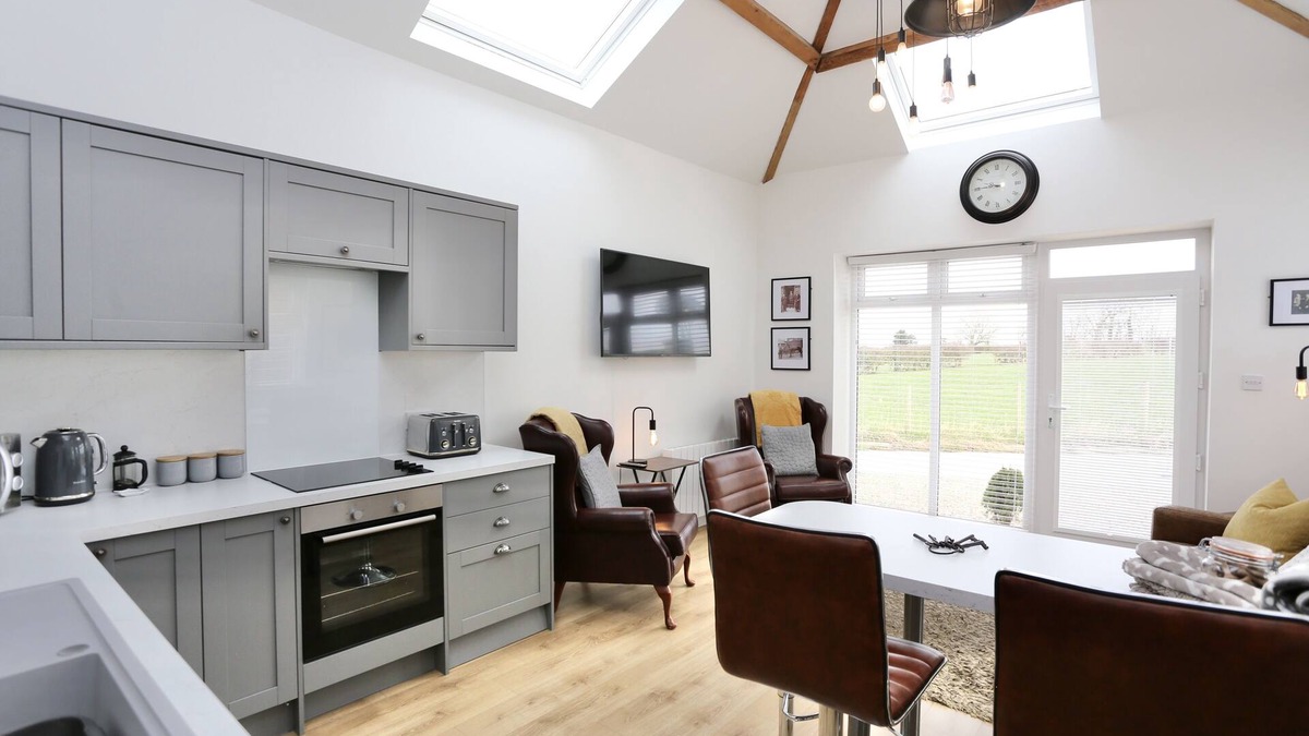 Hambleton Cottage | Stunning Coach House with two bedrooms and parking