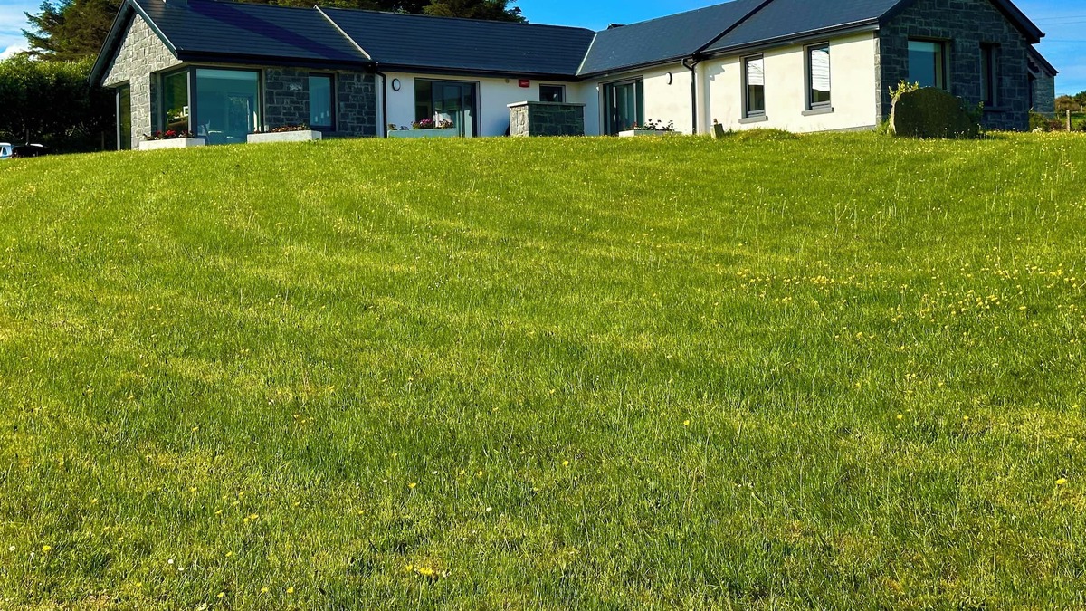 Westport House | Stunning Coastal 4.5 Bed/4.5 Bath Modern Cottage