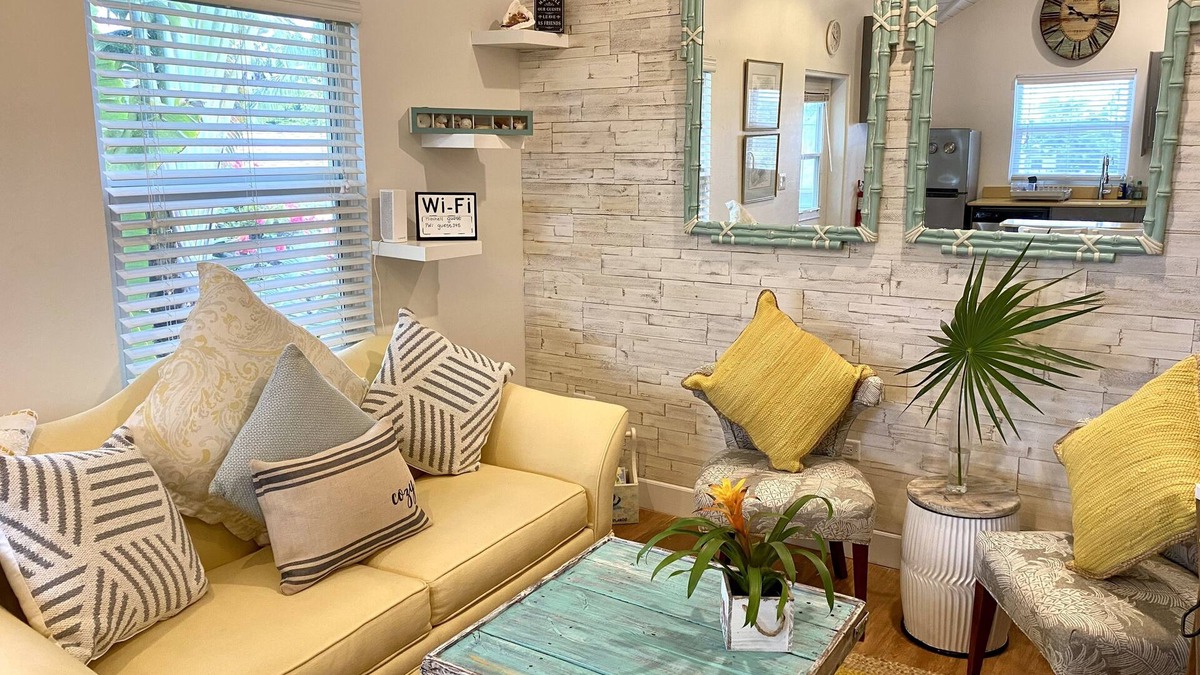 Seven Mile Beach Apartment | Stunning ,Coastal Chic, apartment in the Heart of 7 mile Beach.