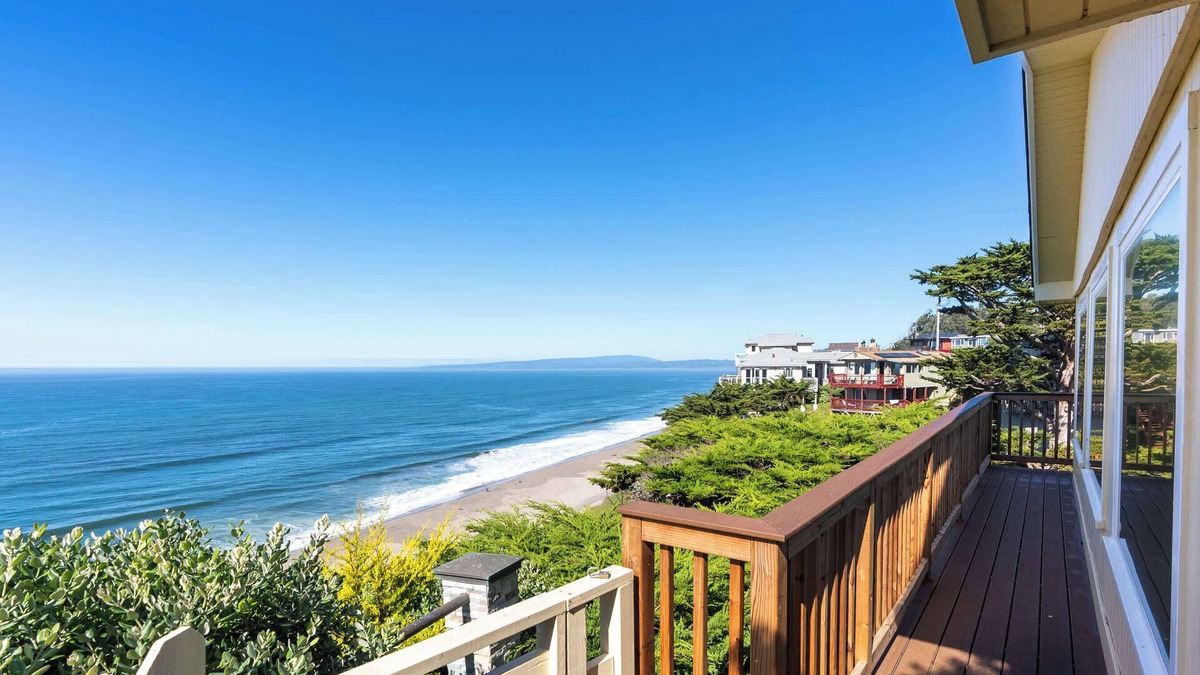 La Selva Beach House | Stunning Coastal Cottage w/Views of Monterey Bay!