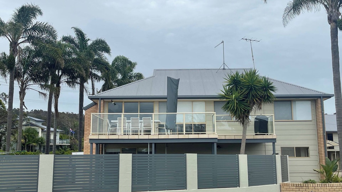 Tathra House | Stunning Coastal Retreat - Walking distance to Beach and Cafes.