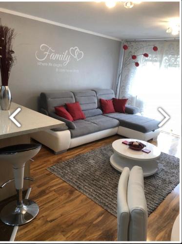 Heckmondwike Apartment | Stunning, contemporary Home from Home