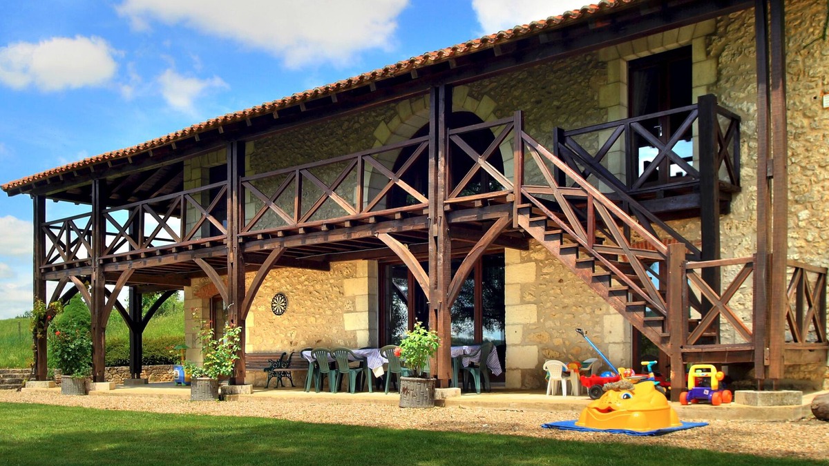 Bussac House | Stunning converted barn,near Brantome, Perigueux heated pool,sleeps 10 + infants