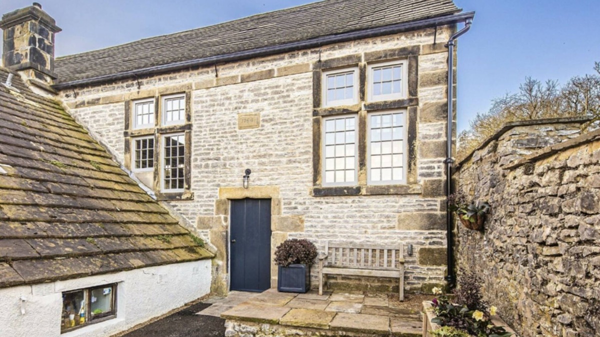 Peak District National Park House | Stunning converted chapel in the beautiful Hope Valley