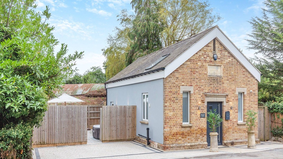 Dunmow Cottage | Stunning converted chapel with a spacious living area.