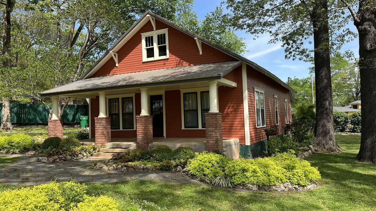 Cotter House | Stunning Cottage in Old Town Cotter