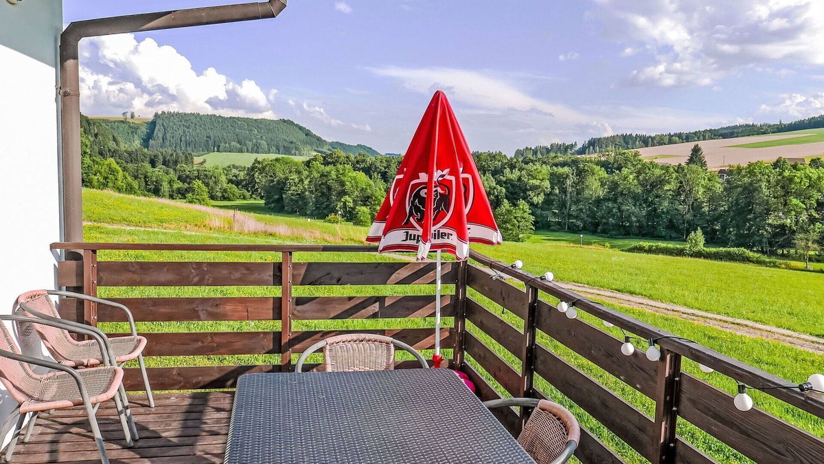 Starkov House | Stunning private villa with pool, WIFI, TV, patio, pets allowed, panoramic view and parking