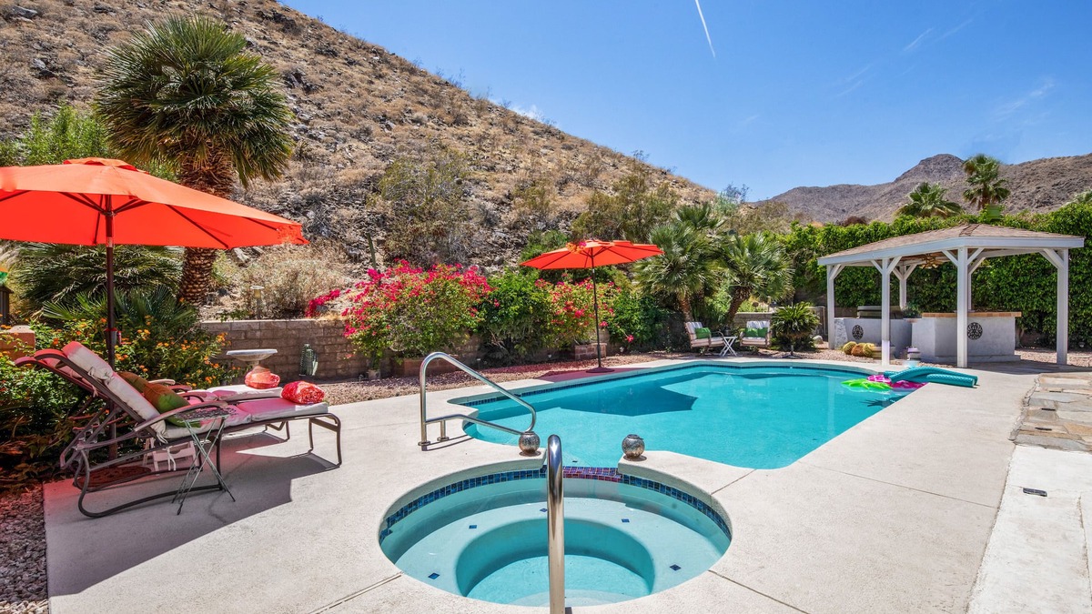 Cathedral City Cove House | Stunning Desert Oasis
