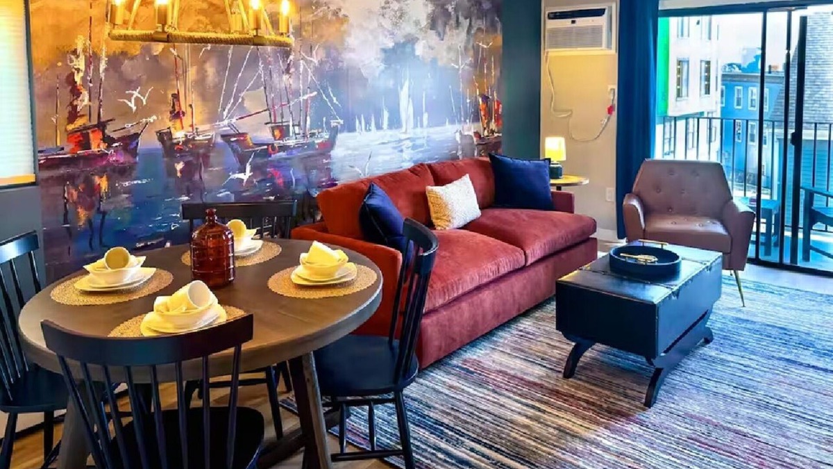 Beverly Apartment | Stunning Design ~ Fireplace ~ Custom Desk ~ Balcony