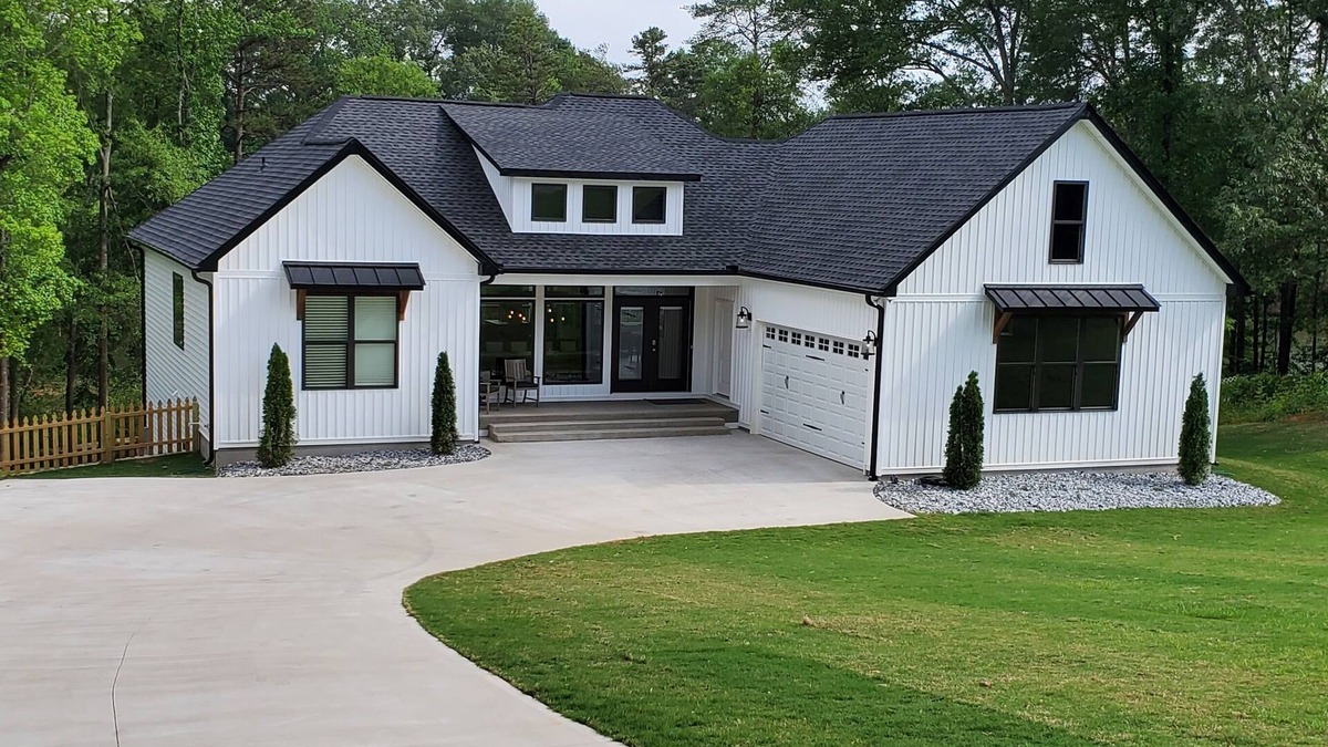 Greer House | Stunning, Designer 6 Bdrm Lake House, Relaxing Retreat, 15 Min from GSP!