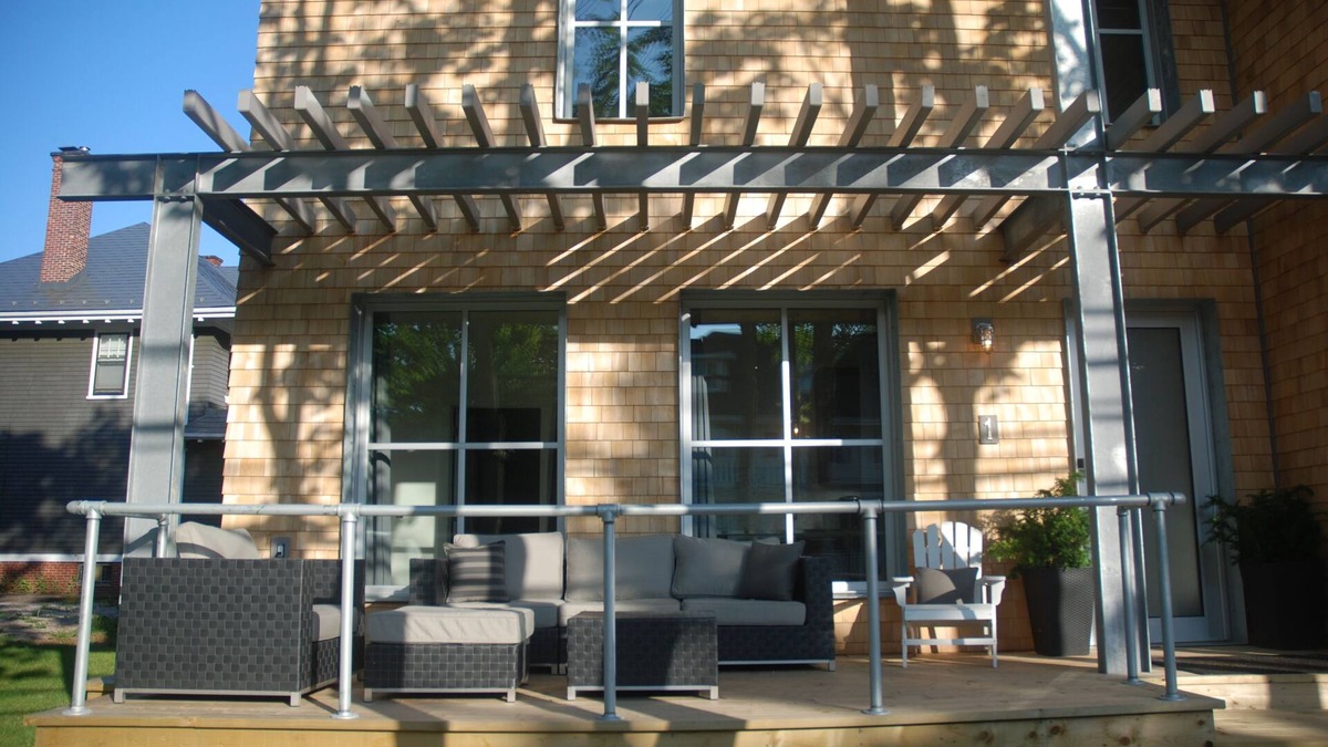 Queens Square Condo | Stunning Downtown Contemporary Home Adjacent Victoria Park & Historic Mansions