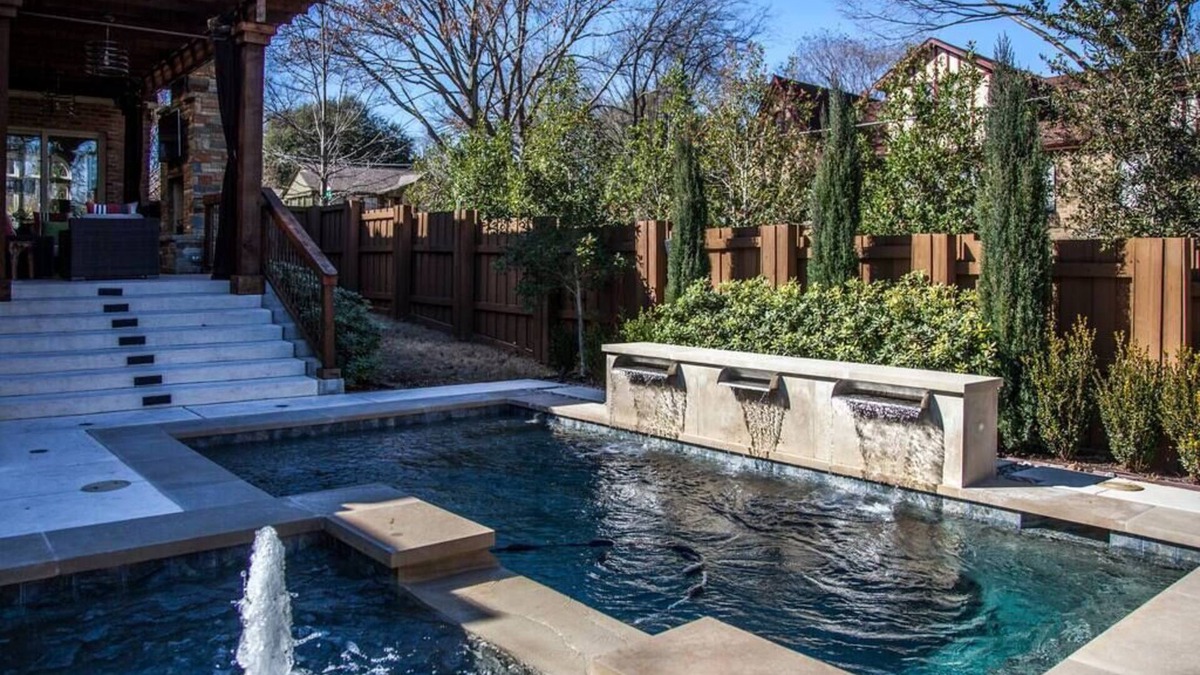 Hollywood - Santa Monica House | Stunning E Dallas 3BR Pool Spa Fireplace Retreat