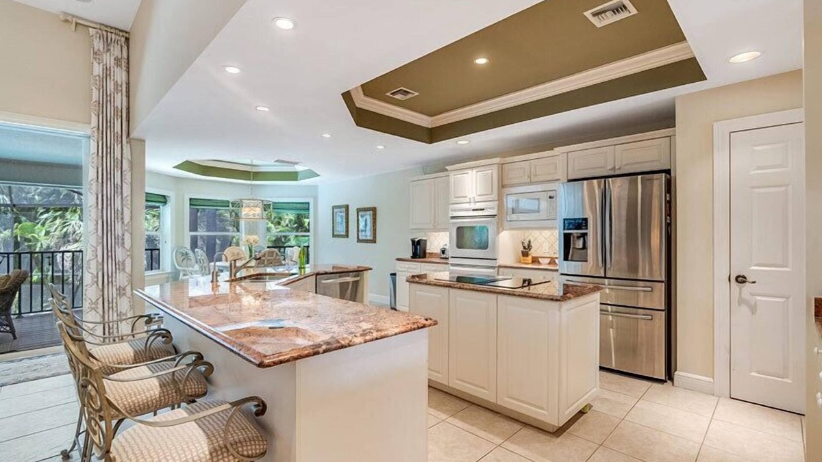 Beachview Country Club Estates House | Stunning Executive Golf Course Home Overlooking 7th Fairway! New to rental market!