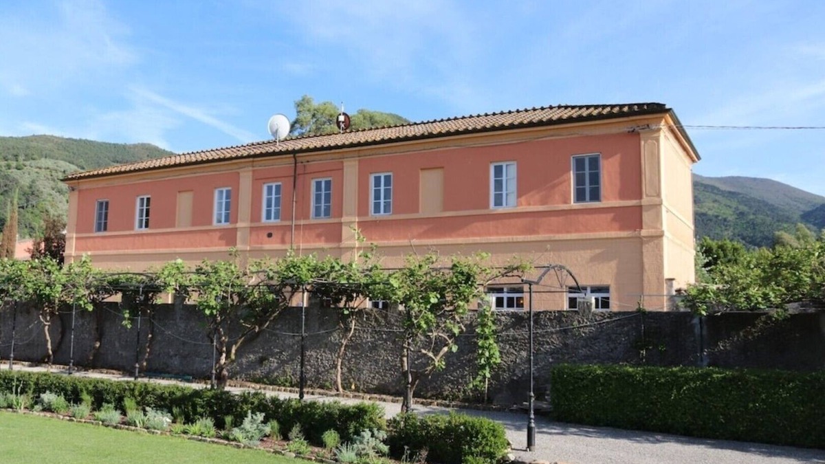 Vorno Villa | Stunning family villa, nestled within the village of Vorno, south of Lucca