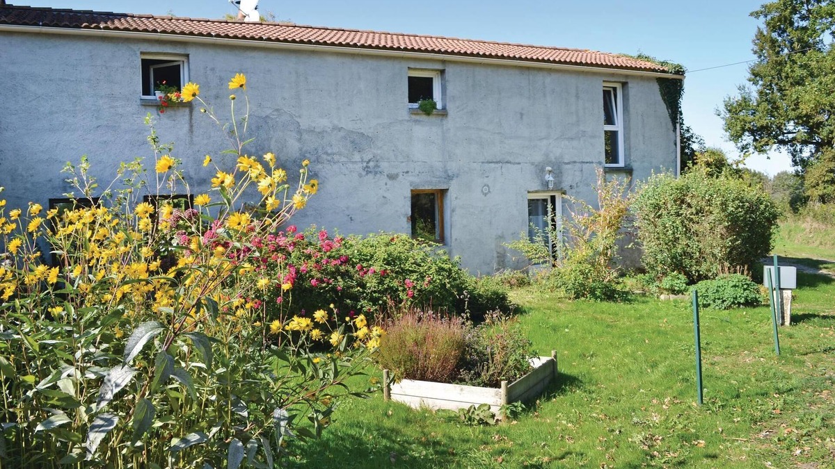 Saint-Avaugourd-des-Landes House | Stunning home in St Avaugourd Des Lande