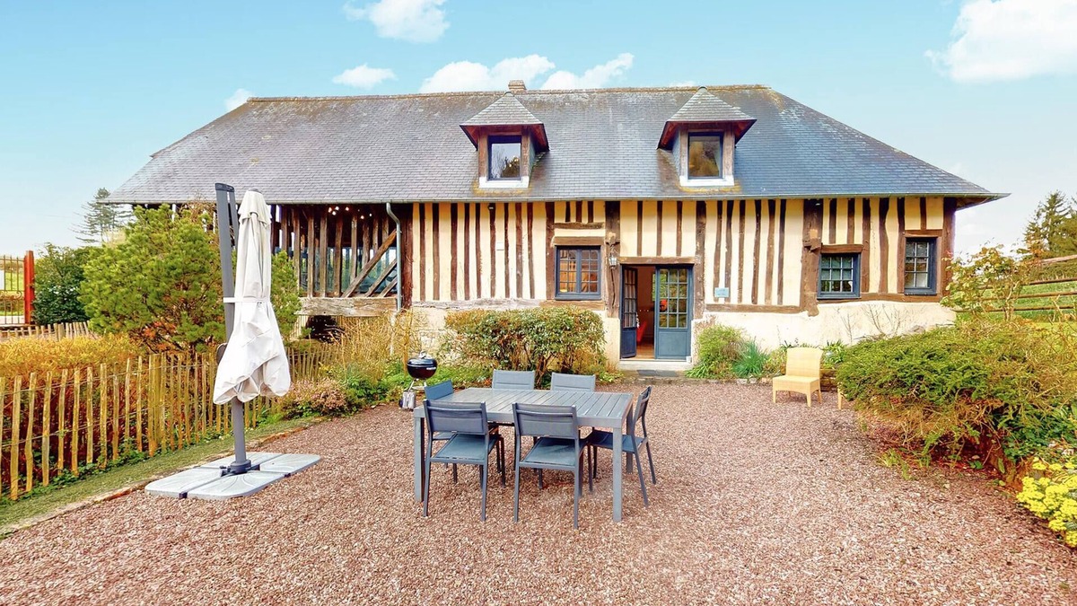 Livarot-Pays-d'Auge House | Stunning home in St.Marguerite d.Loges