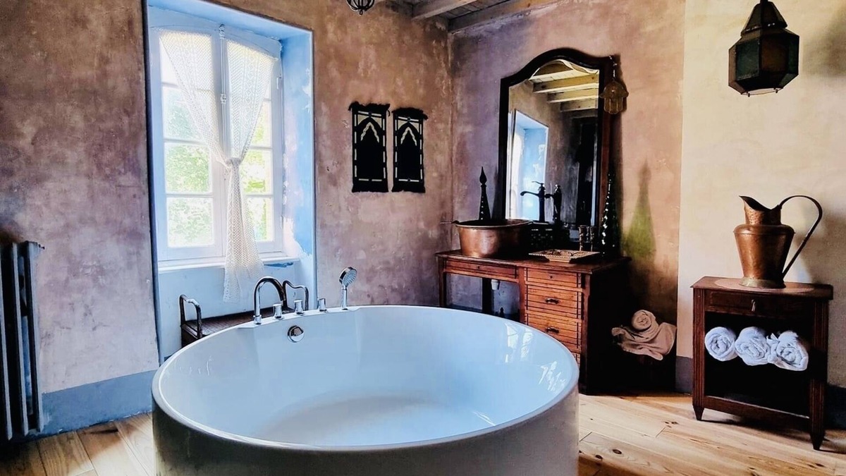 Saissac House | Stunning French house with chic luxury vibe - 5 bedroom /sleeps 8
