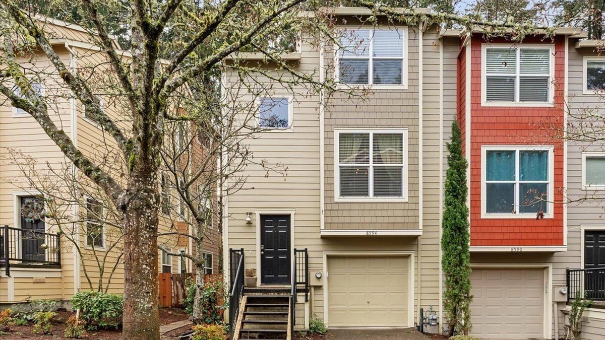 Tanasbourne House | Stunning Furnished Short-term Townhome in Amberglen of Beaverton