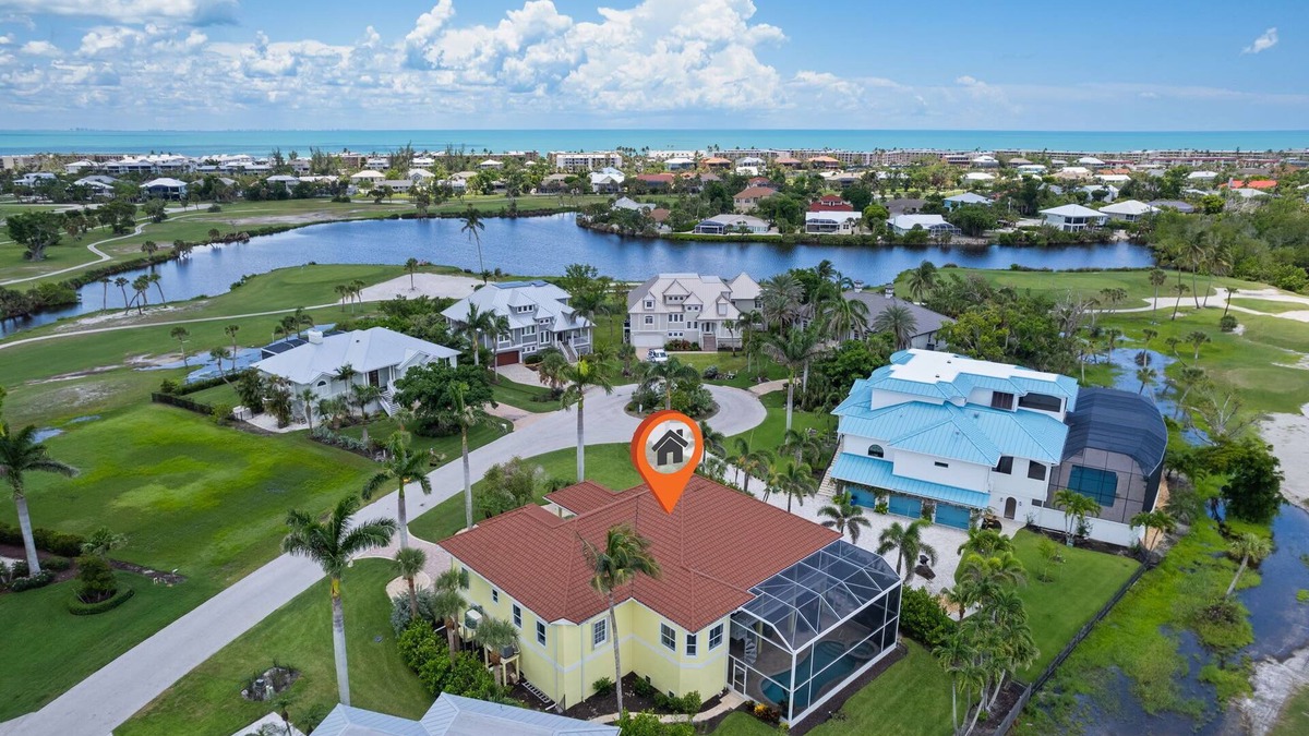 Beachview Country Club Estates House | Stunning Golf Course Estate in Beachview