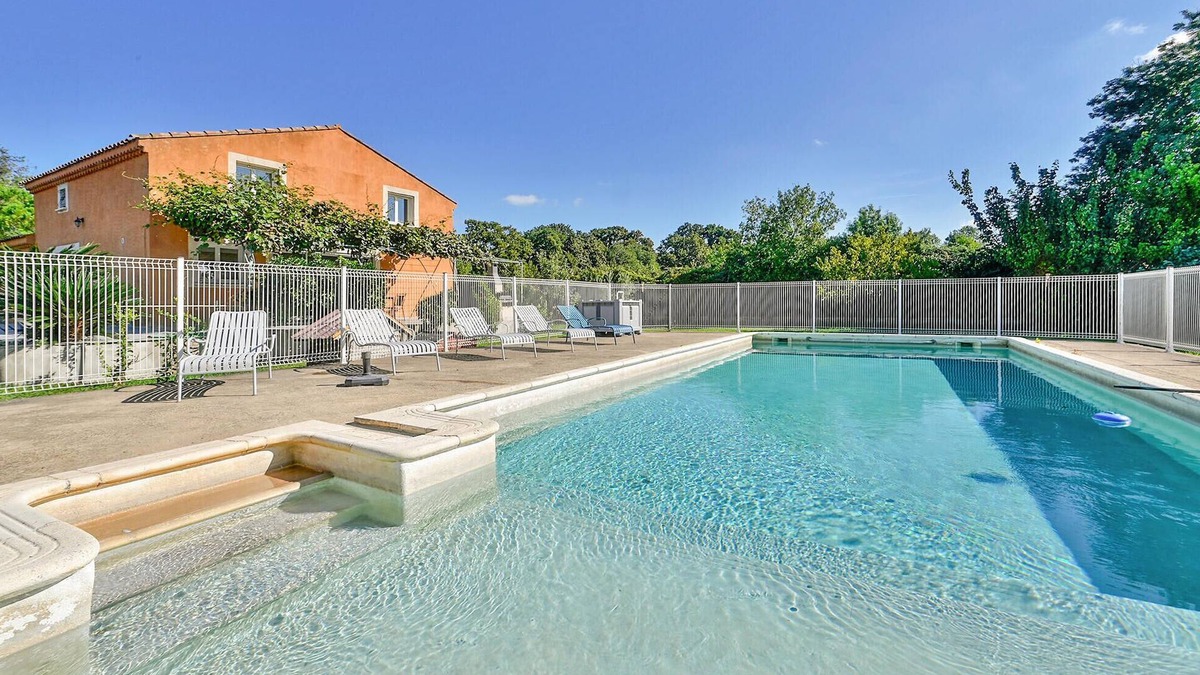 Saint-Martin-de-Crau House | Stunning home in Saint Martin de Crau
