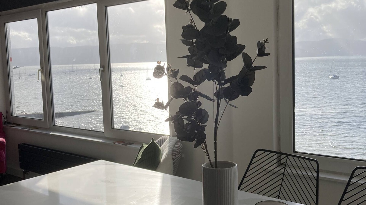 Gourock Apartment | Stunning high spec apartment with Panoramic river views of the Clyde.