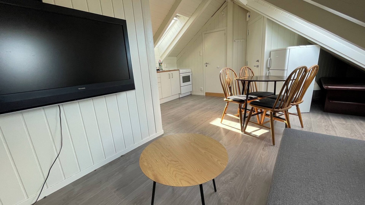Stavanger Apartment | Stunning Hilltop Nest Unparalleled Views at BnB Ap 17