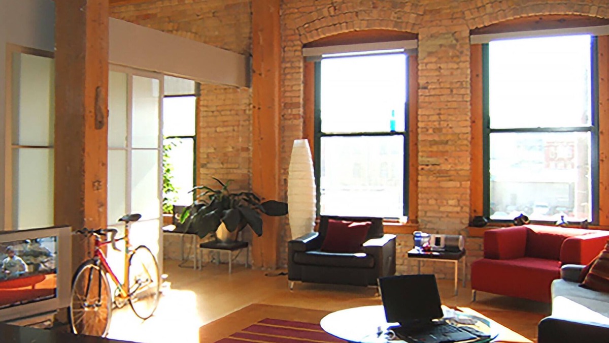Warehouse District Condo | Stunning Historic 2 Bedroom Loft in North Loop - Exposed Brick 14 Foot Ceilings