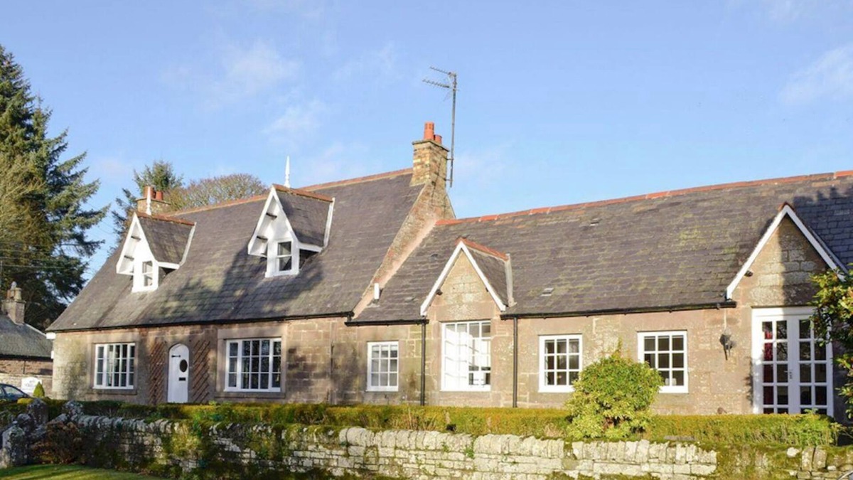 Letham Grange House | Stunning historic Angus cottage next door to Guthrie castle and ancient church