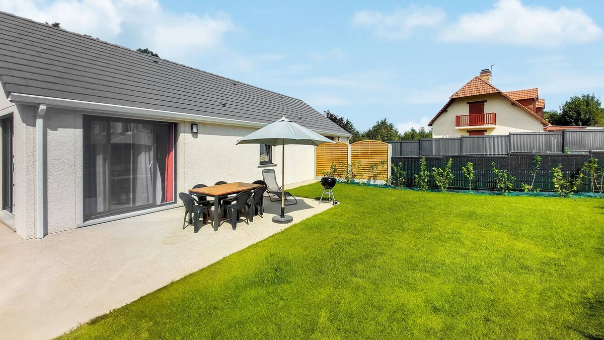 Angerville-l'Orcher House | Stunning home in Angerville l'Orcher