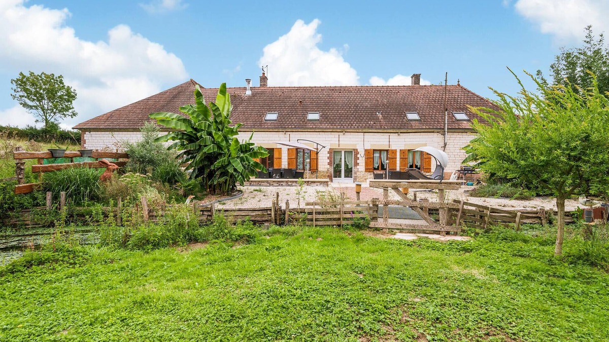 Montigny-les-Monts House | Stunning home in Montigny-les-Monts