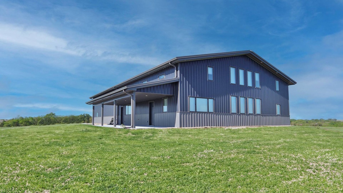 Holmesville House | Stunning Home Amazing Sky View