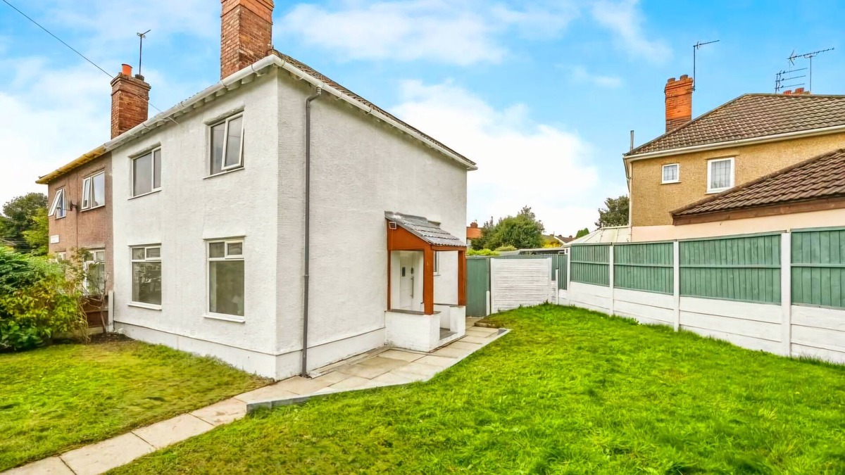 Liverpool House | Stunning home - Beautiful gardens - Prime location