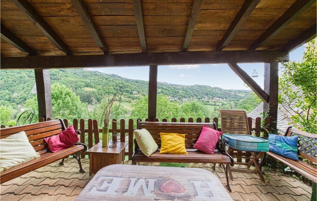 Saint-Laurent-d'Olt House | Stunning Home In Saint Laurent D'olt