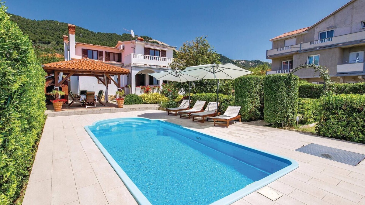 Banjol House | Stunning home in Banjol