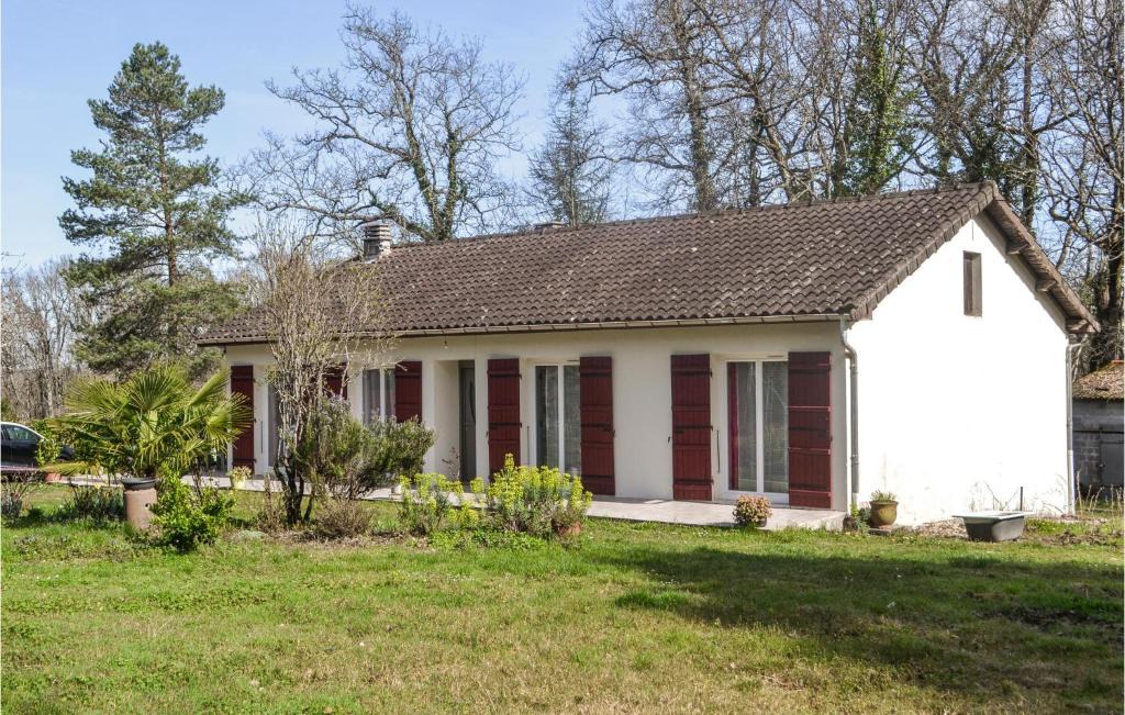 Biras House | Stunning Home In Biras With Kitchenette