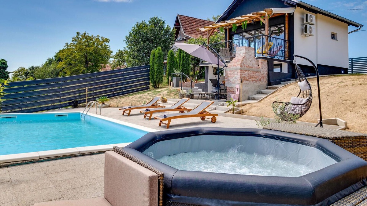 Bjelovar House | Stunning home in Bjelovar
