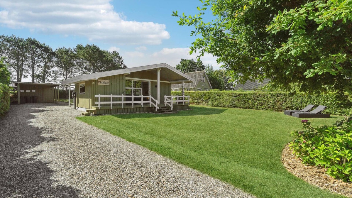 Skastrup Strand House | Stunning home in Bogense with WiFi