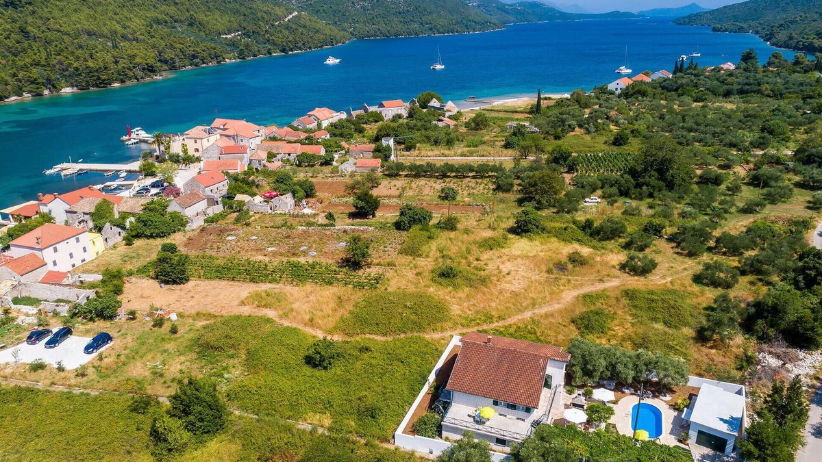Broce House | Stunning home in Broce with WiFi