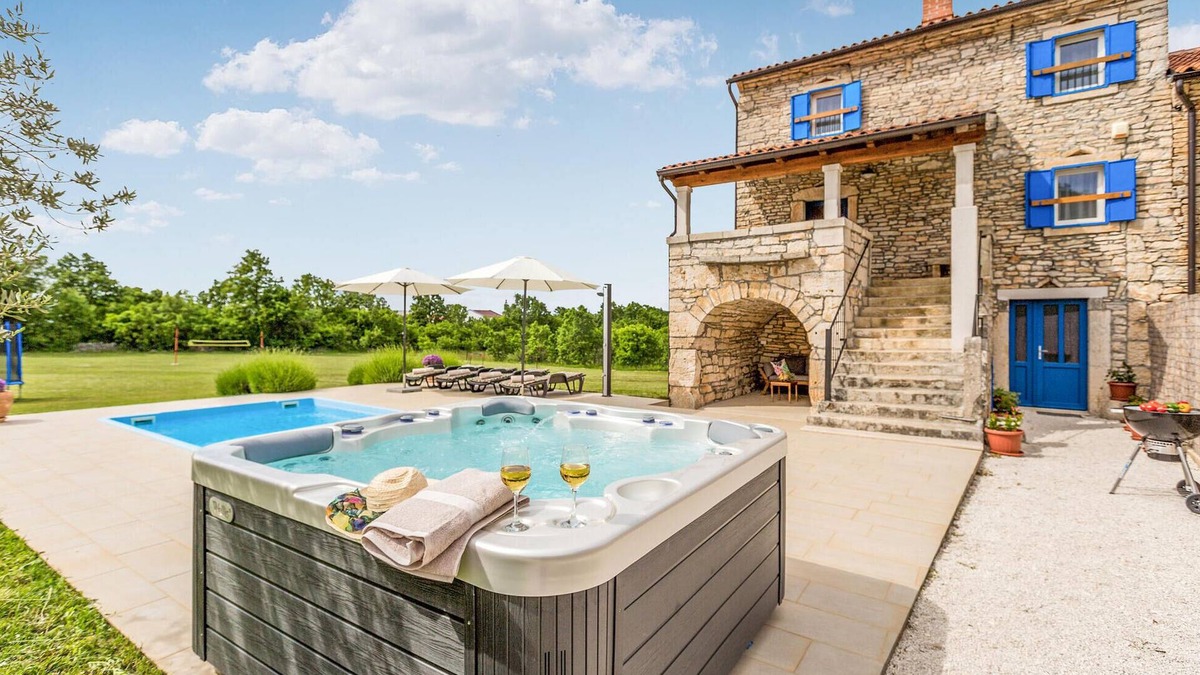 Jursici House | Stunning home in Brscici