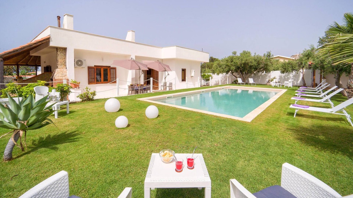 Cinisi House | Stunning home in Cinisi with WiFi