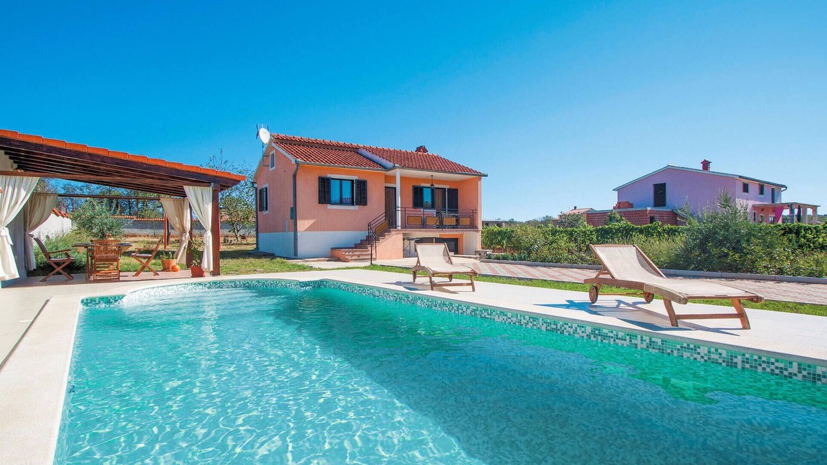 Cabrunici House | Stunning home in Cukrici with WiFi