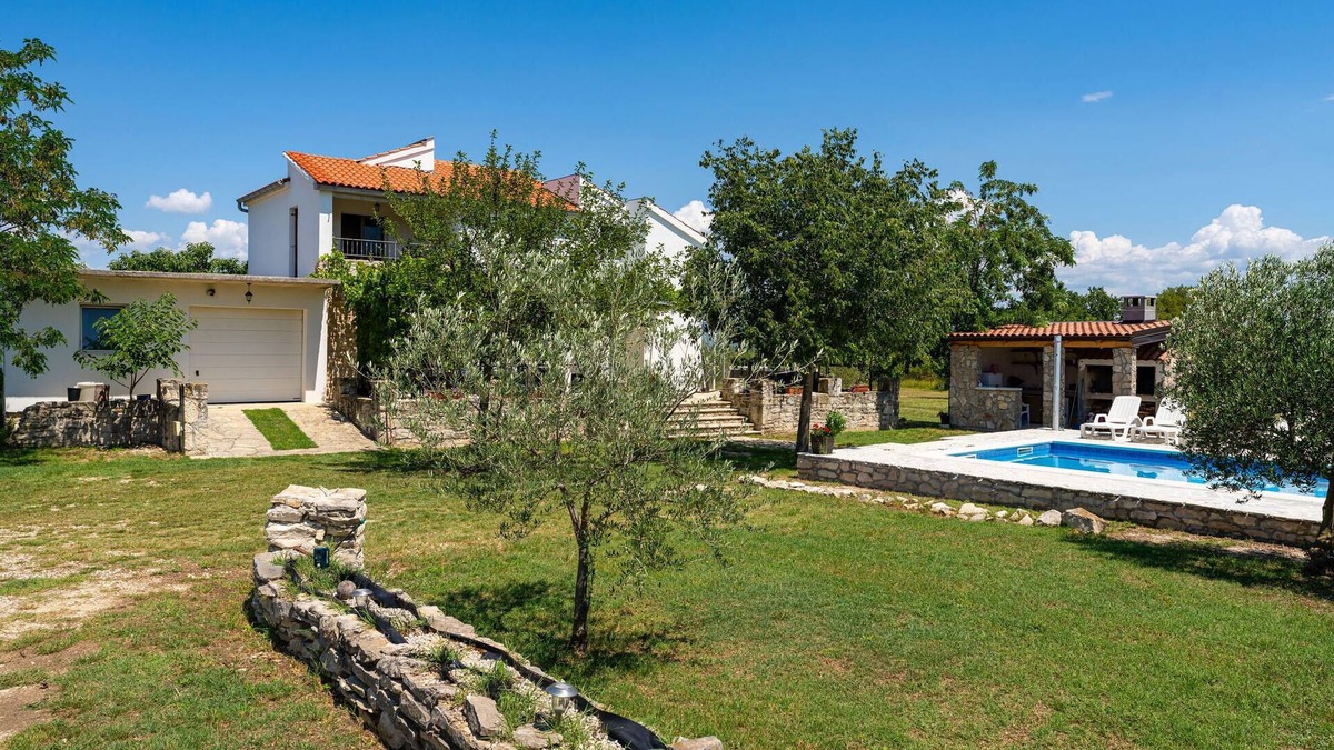 Velim House | Stunning home in Donji Kasic