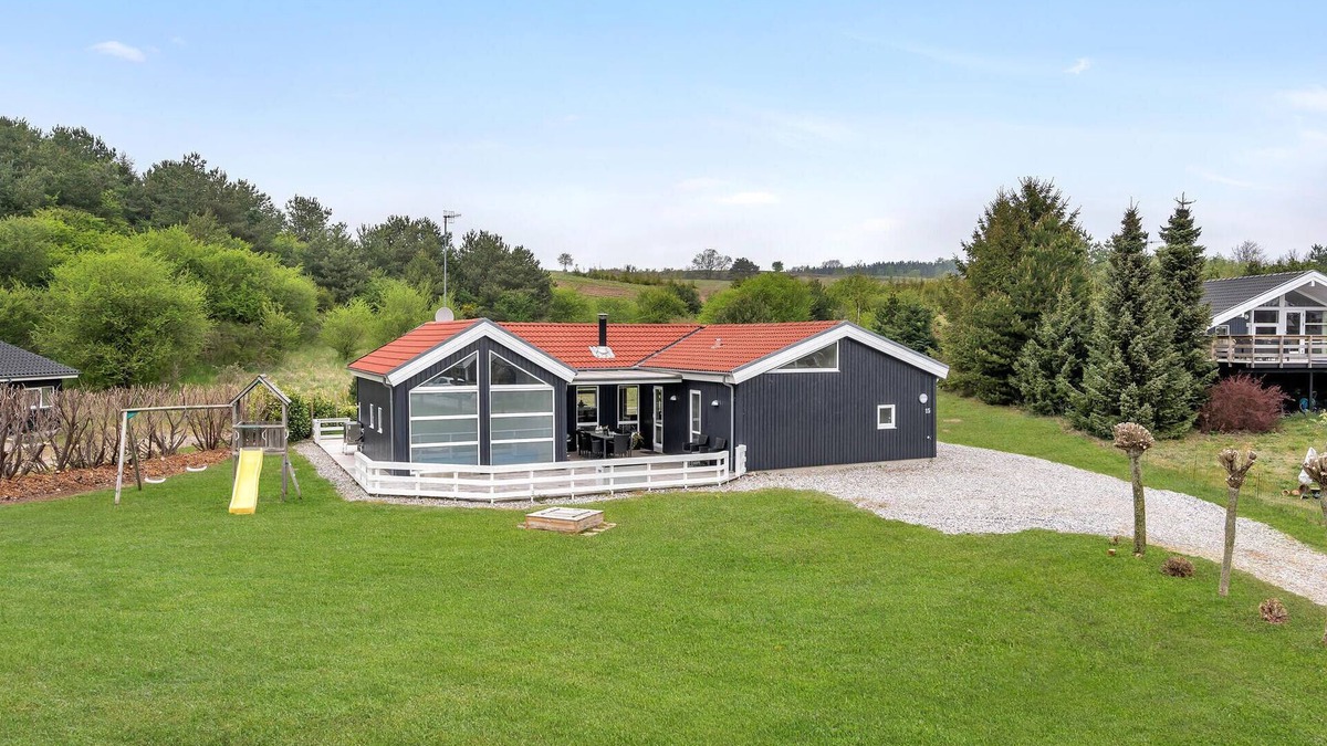 Lyngsbæk Strand House | Stunning home in Ebeltoft with kitchen